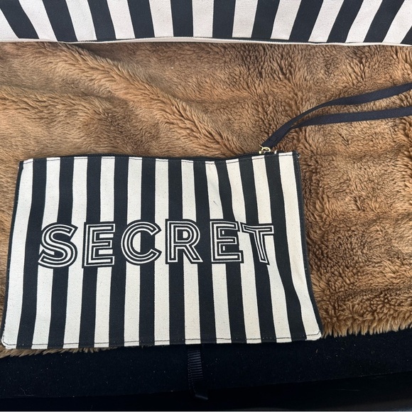 Victoria’s Secret Viral Graphic Stripe Tote & Large Wristlet Pouch (2 Piece) - Picture 3 of 13